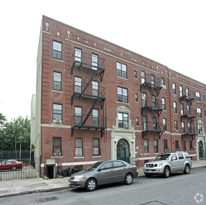 Building Photo - 364 Sumpter St