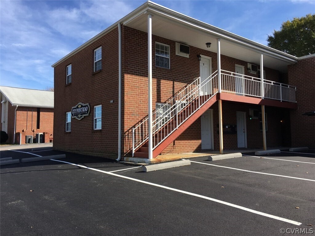 1212 W City Point Rd Unit 6, Hopewell, VA 23860 Room for Rent in