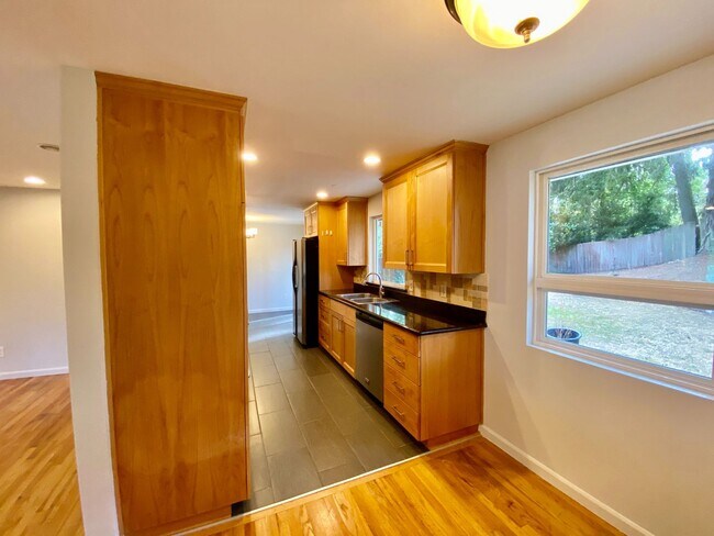 Photo - Bellevue Rambler!!! House