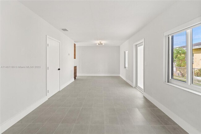 Foto del edificio - 3500 SW 25th St