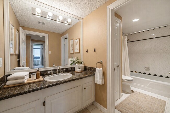 Foto del edificio - 14655 Champion Forest Dr Dr