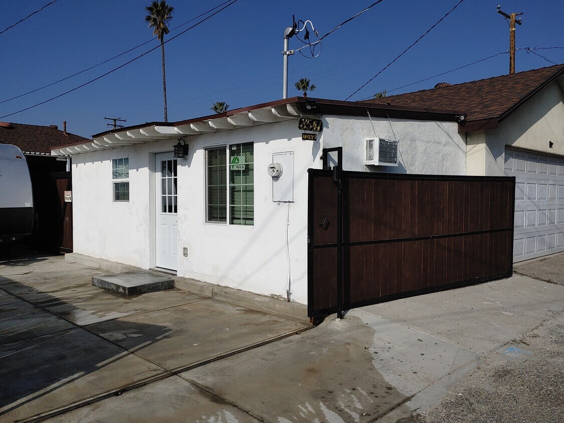Sliding Gate - 8541 Rosena Ave