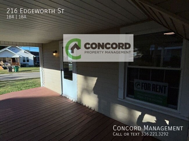 Photo - 216 Edgeworth St House