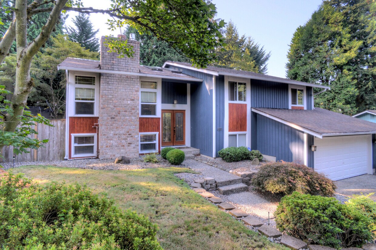 8111 NE 122nd Plz, Kirkland, WA 98034 House Rental in Kirkland, WA