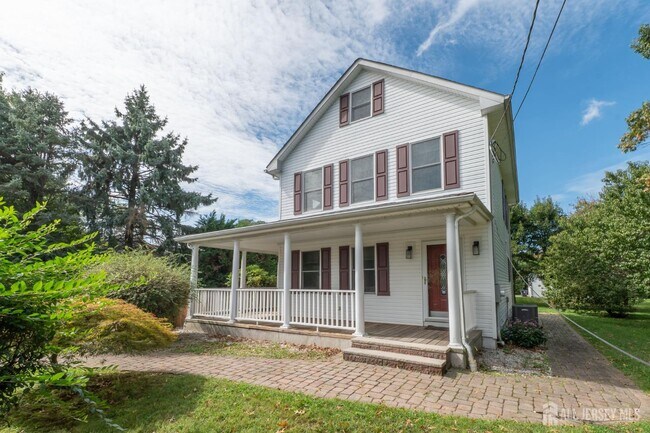 Foto del edificio - 135 Summerhill Rd