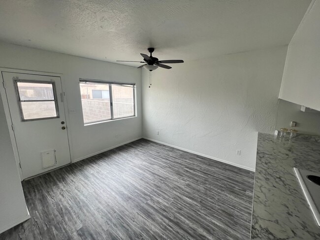 Foto del edificio - GREAT CONDITION