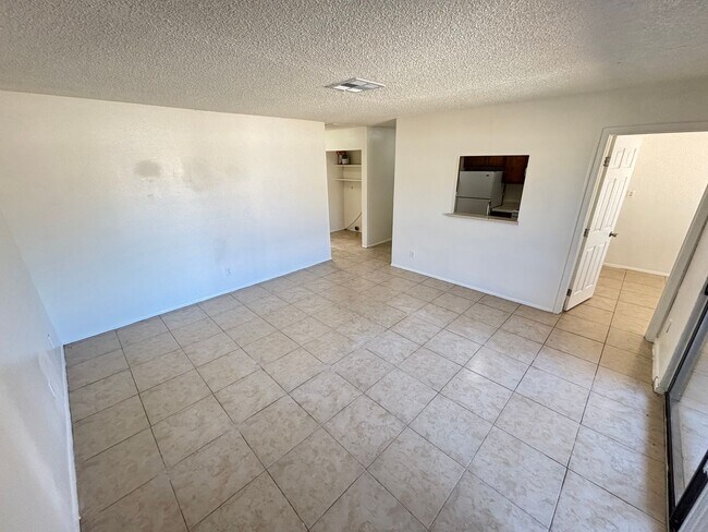 Foto del edificio - 2883 Wheelwright Dr