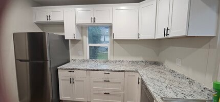 Building Photo - 710 S McClelland St