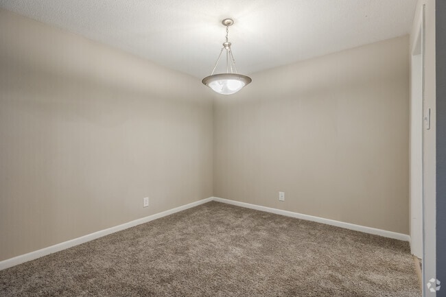 3BR, 2BA - 1,260SF - Dining Room - Park at Northside