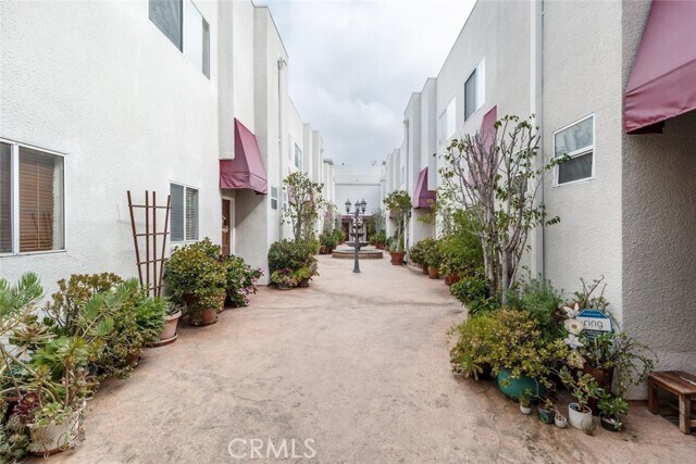 Foto del edificio - 14631 Dickens St