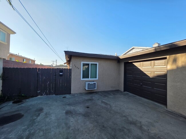 Building Photo - 5424 Camp St