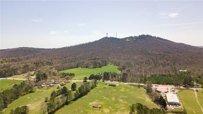Foto del edificio - 4960 Spot Rd