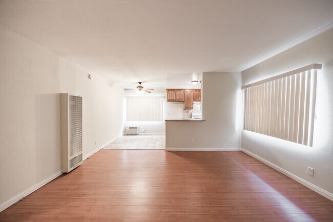 Building Photo - 15139 Erwin St