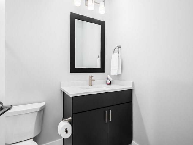 Building Photo - 928 Pullman Pl