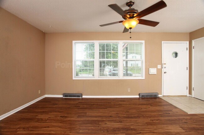 Foto del edificio - 1615 W Crawford St