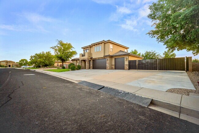 Foto del edificio - "Spacious 5-Bed Oasis with 3 Baths in Washington, UT – 3,171 Sq Ft of Comfort!"