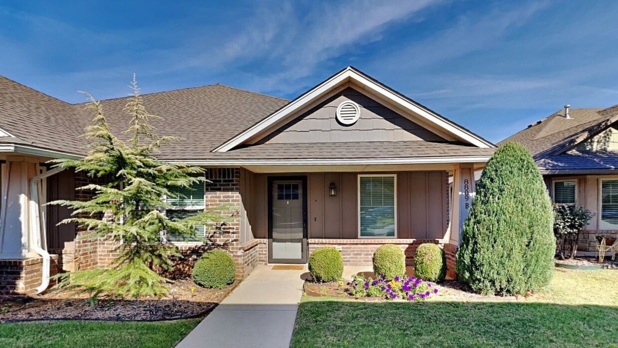 Foto principal - Luxury 2 Bedroom 2 Bathroom Cottage in 55+ Community