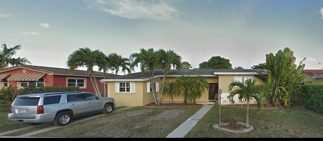 Building Photo - 1725 SW 85th Ave