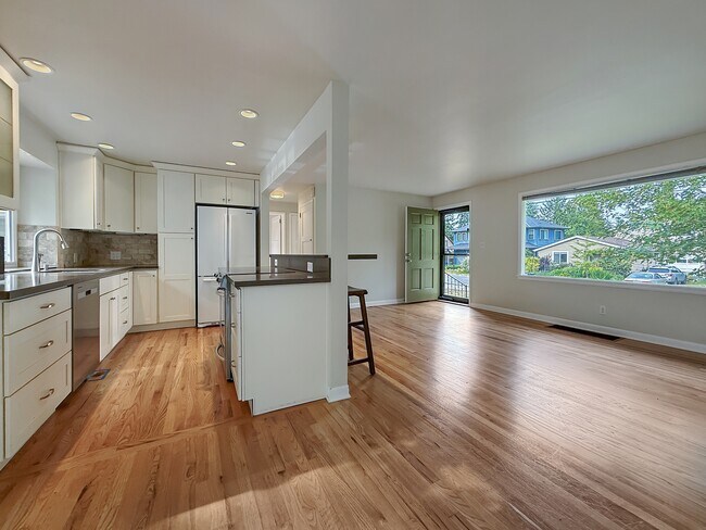 Foto del edificio - 10715 Dayton Ave N