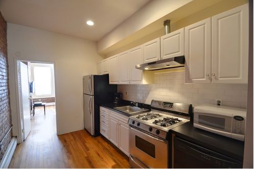 Building Photo - 2158 2nd Ave