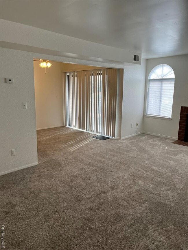 Building Photo - 204 Pine Hollow Way