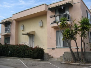 Building Photo - 117 Catamaran St