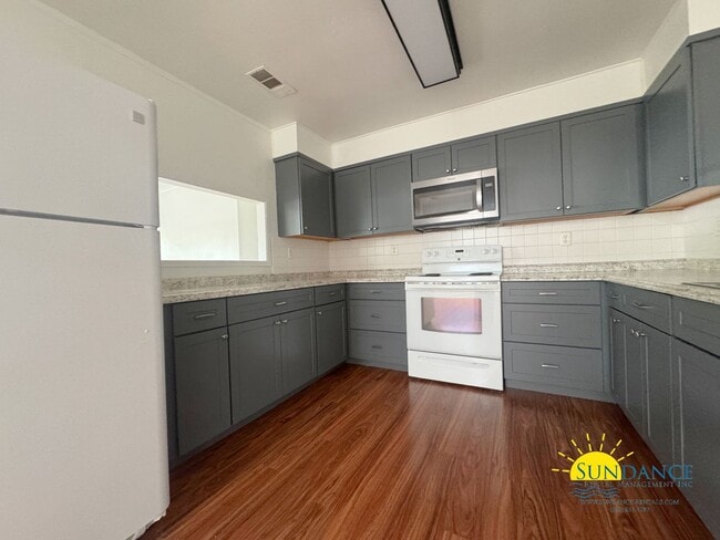 Foto del edificio - Vintage 3 Bedroom Home in the Heart of For...