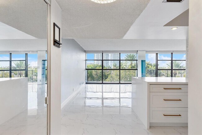 Foto del edificio - 600 Parkview Dr