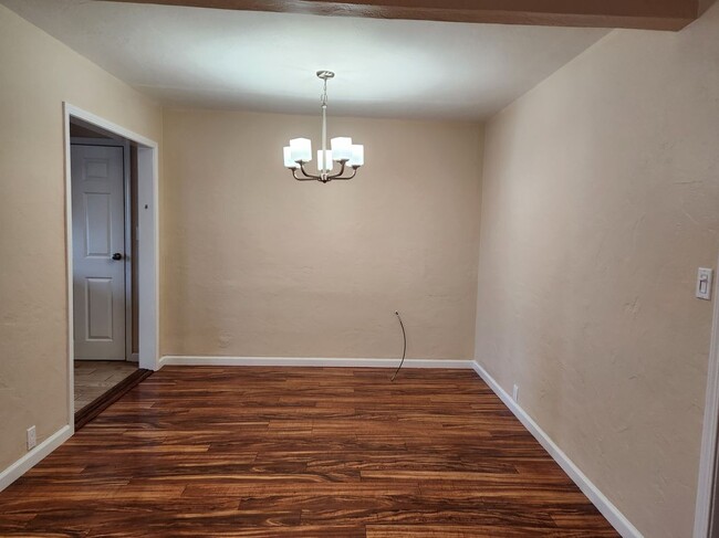 Foto del edificio - 1605 Flores St