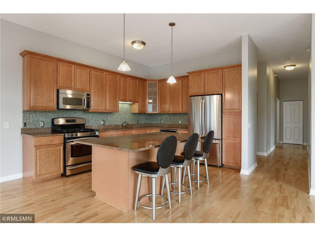 Primary Photo - 301 Clifton Ave