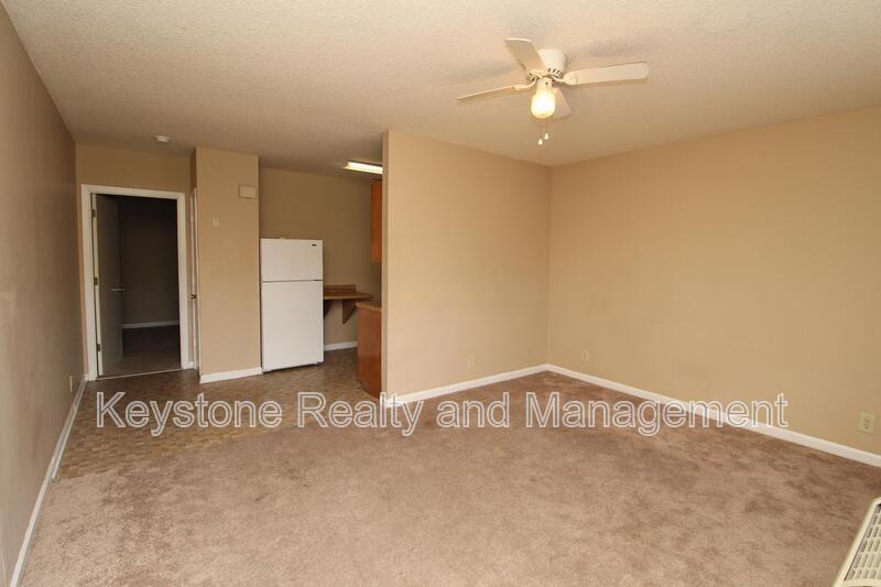 Building Photo - 706-J Peachers Drive
