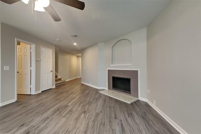 Foto del edificio - 4714 Pin Oak Creek Ln