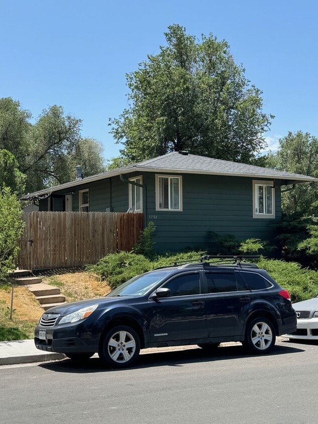 Primary Photo - Updated 2 bedroom duplex in central Fort C...