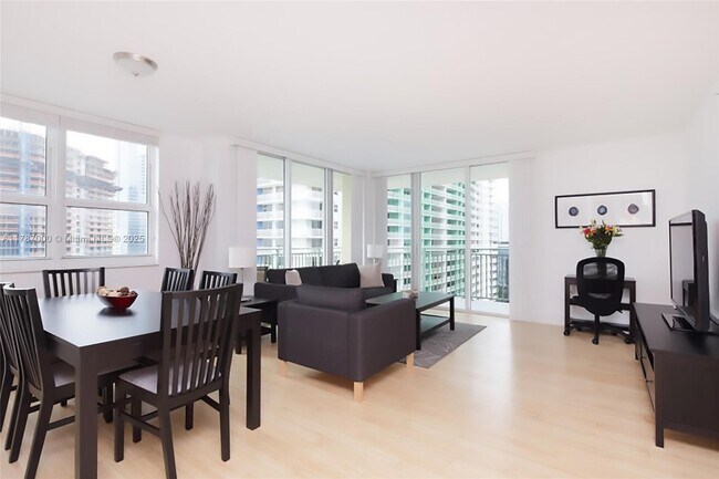 Foto del edificio - 1155 Brickell Bay Dr