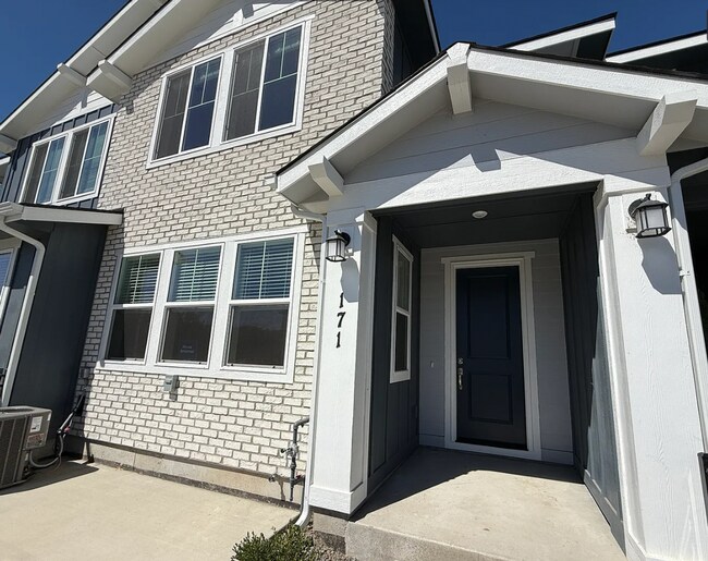 Building Photo - Brand New, Move-In Ready Townhome in Eagle!