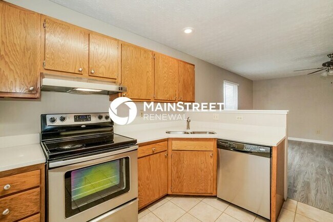Foto del edificio - 3 Bedroom Pet-Friendly Home in Columbus, OH with Main Street Renewal