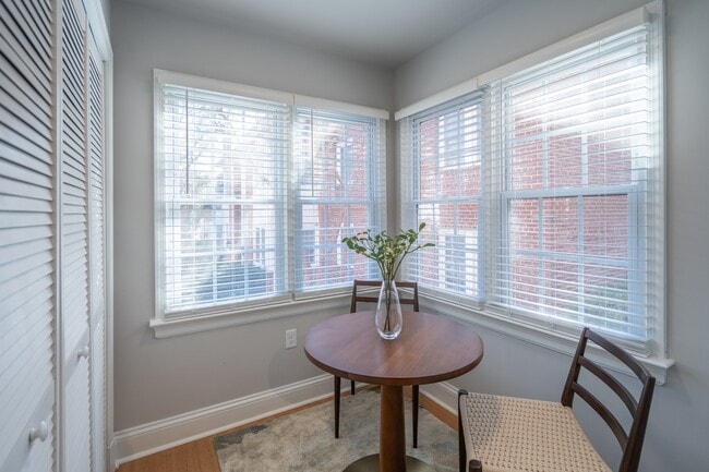 Building Photo - Malvern Manor Apartments