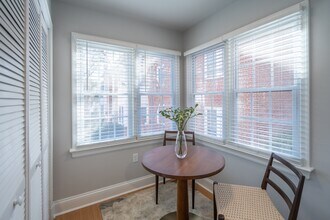 Building Photo - Malvern Manor Apartments