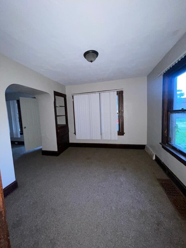 Foto del edificio - Updated 3 bedroom 1 bathroom in Cleveland