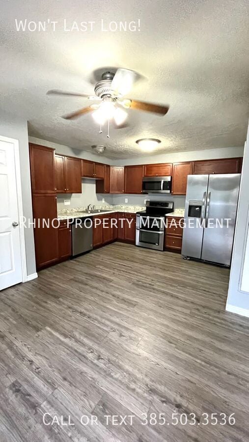 Foto del edificio - 8042 Copperfield Pl