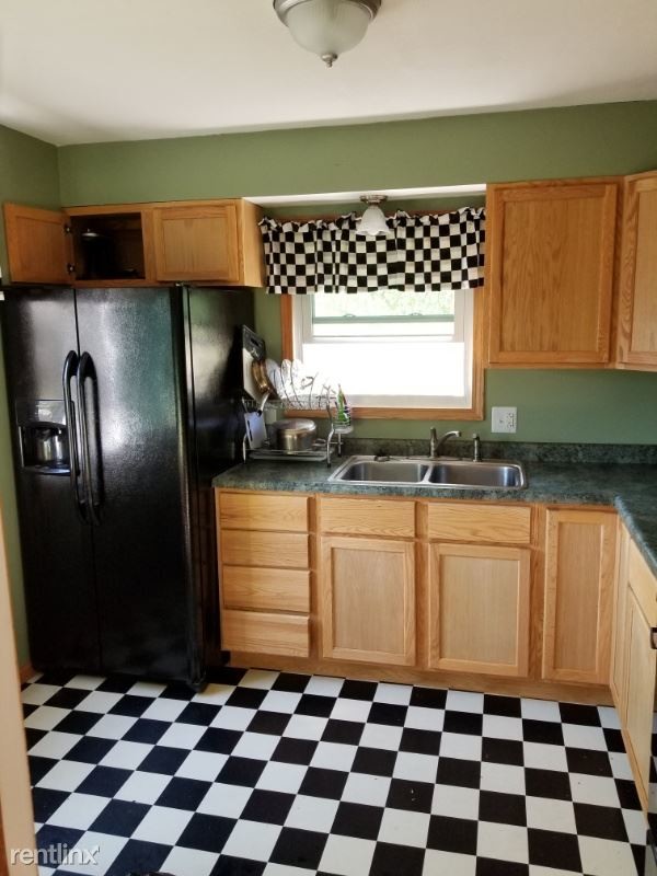 Primary Photo - 2 br, 1.5 bath House - 11 Troy Lane