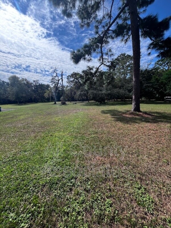 Foto del edificio - 11023 Hook Ln