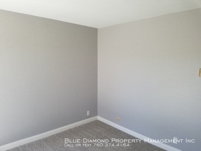 Building Photo - Recently upgraded 2 BR townhome in Woodlan...