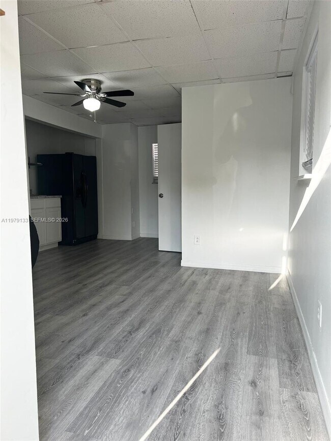 Foto del edificio - 9731 NW 24th St