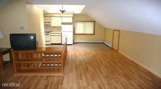 Building Photo - 104 N Titus Ave