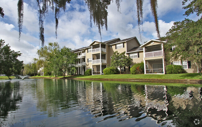 Building Photo - Lake Crossing Apartments