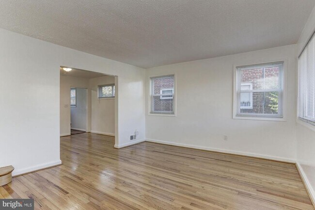 Foto del edificio - 635 Nicholson St NE