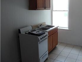 Building Photo - Studio Apartment Close To Downtown