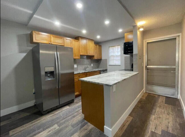 Foto del edificio - 650 SW 2nd Ave