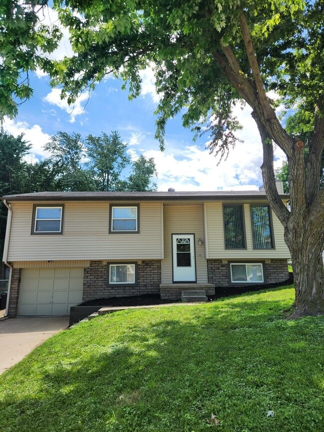 Building Photo - 13715 Birchwood Ave